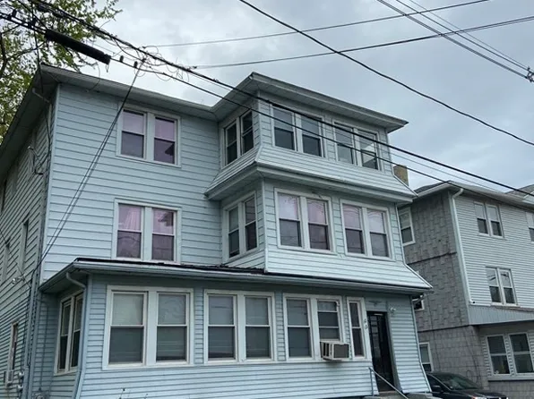 10 Lucretia Ave, Chicopee, MA 01013