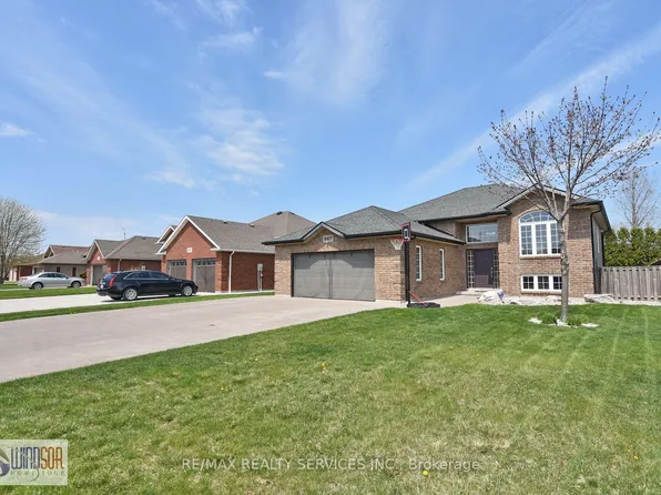 867 Westwood Dr, Lakeshore, ON N8L 1E9