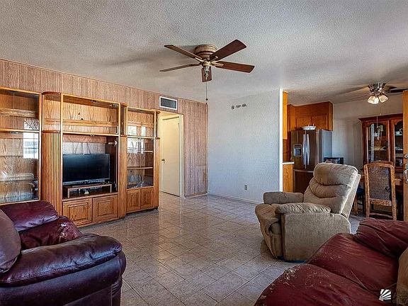 3rd image of 1471 N Cadena Ave