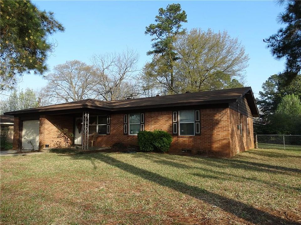 1st image of 106 Hillcrest Dr