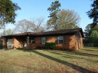106 Hillcrest Dr, Athens, TX 75751