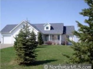 894 Fraser Ln, Hudson, WI 54016