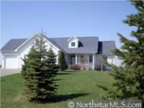 894 Fraser Ln, Hudson, WI 54016