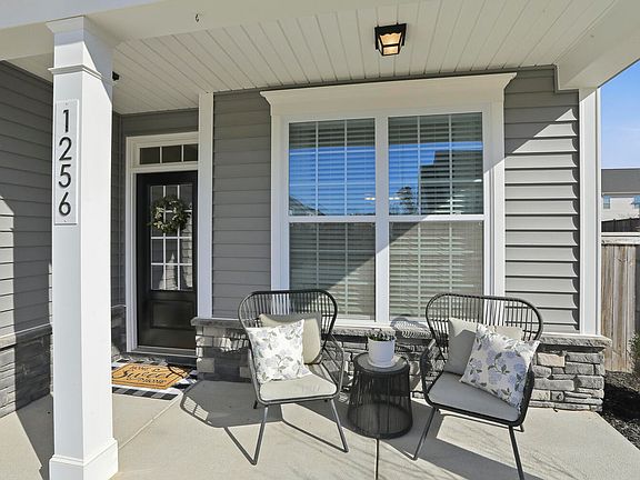 4th image of 1256 Valley Dale Dr