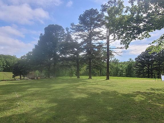 4th image of 350 Maple Springs Rd