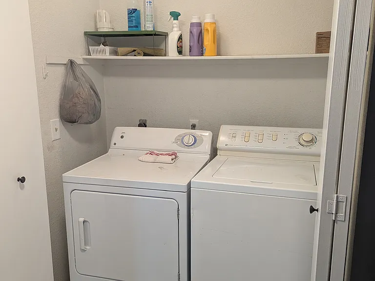 453 Mesa Blvd #201 — Photo 8
