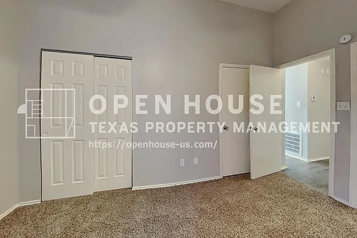 11910 Westwold Dr — Photo 8