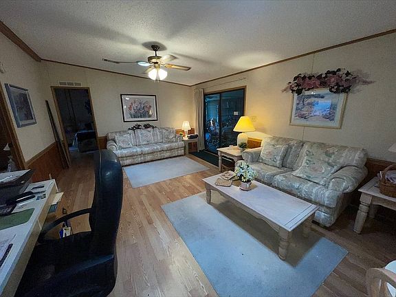 5th image of 415 Forest Ln