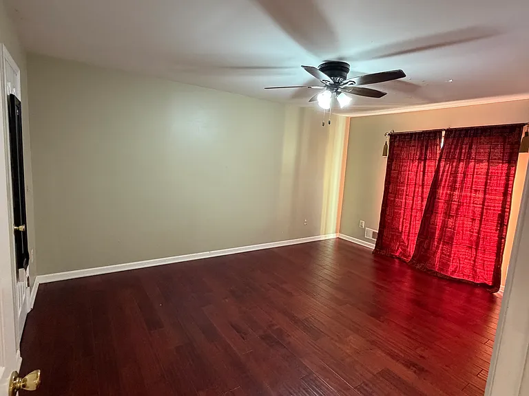 215 Michaels Ct #215 — Photo 8