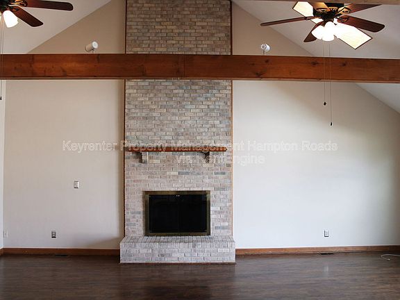 4th image of 1210 Plantation Lakes Cir
