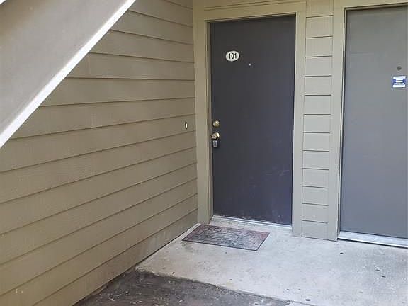 2nd image of 10049 Westpark Dr APT 101