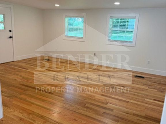 5th image of 540 20th St NW