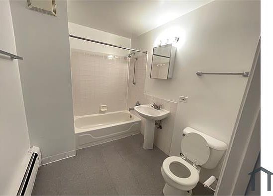 4th image of 7526 S Kingston Ave APT 1A