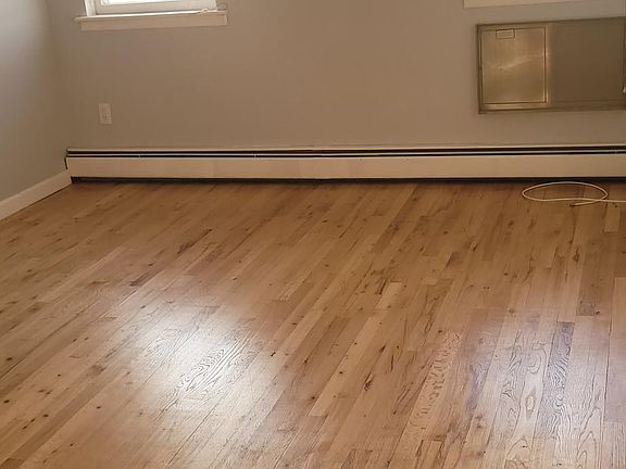 5th image of 7242 Bergen Ct