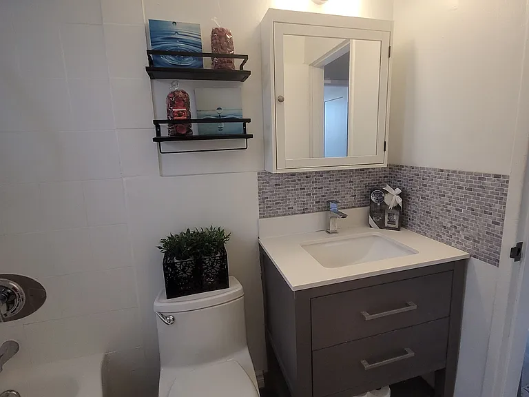 981 Mohawk Rd E #2 — Photo 13
