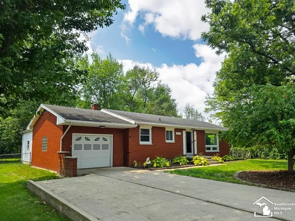 5311 Aimy Dr, Monroe, MI 48161
