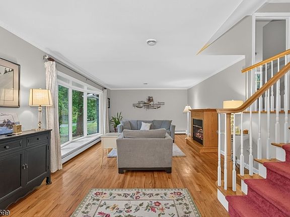 4th image of 8 Molly Bee Rd