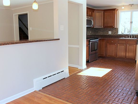 5th image of 947 Vrooman Ave