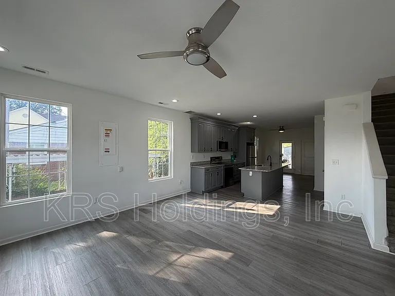 1010 Joyce St — Photo 2