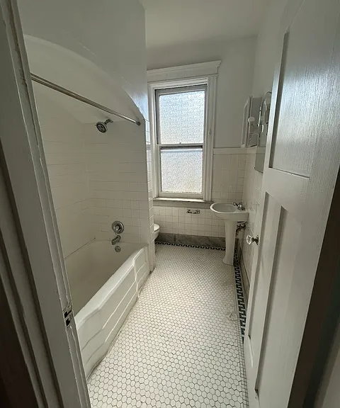 6041 Waterman Blvd — Photo 11