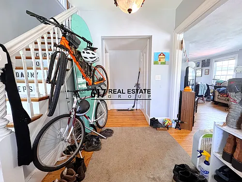 34 Brentwood St Photo 1