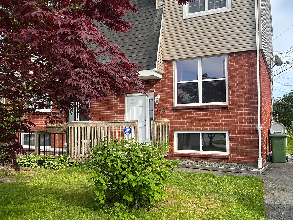152 Hampton Grn