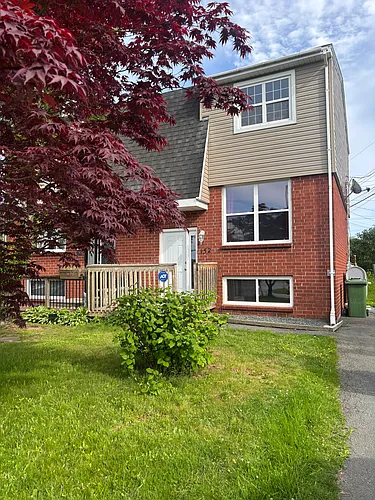 152 Hampton Grn Photo 1