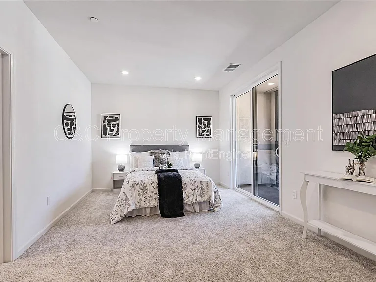 379 Lundy Pl — Photo 9