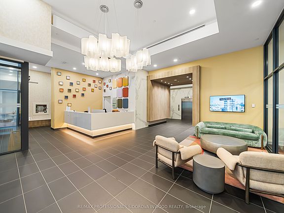 4th image of 225 Sackville St #703