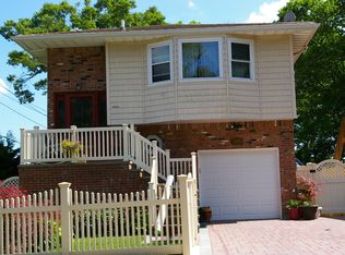 4006 New York Ave, Seaford, NY 11783
