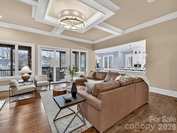 5th image of 1526 Hawkstone Dr
