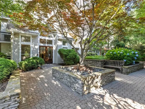 1111 River Green Dr NW, Atlanta, GA 30327