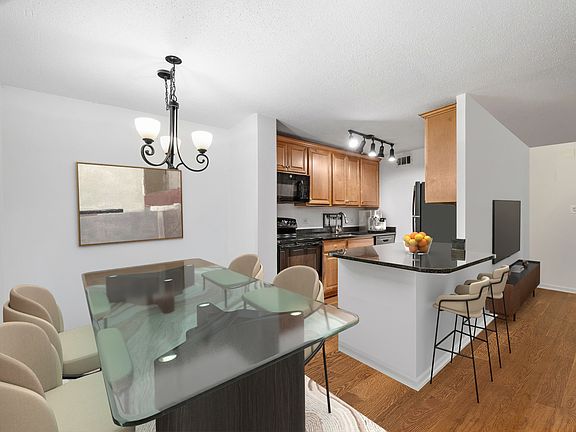 4th image of 1339 N Dearborn St APT 7D