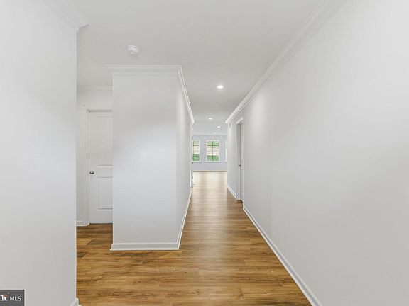 5th image of 205 Pheasant Ridge Rd