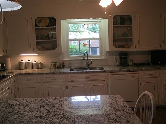 5th image of 333 Starke Dr
