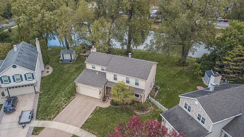 1112 Foxworth Blvd photo 1