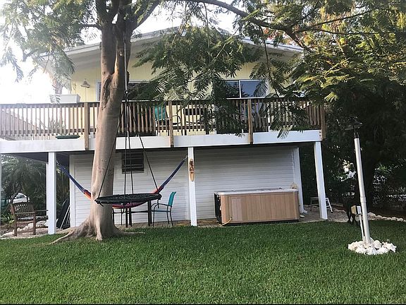 Back view of home 