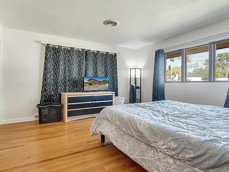 809 N Alpine Rd — Photo 34