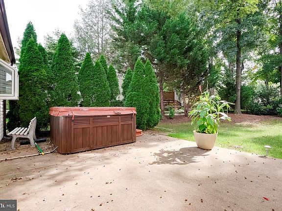 5th image of 12507 Thomas Young Ct