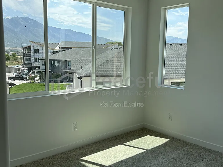 272 E 850 S #303 — Photo 13
