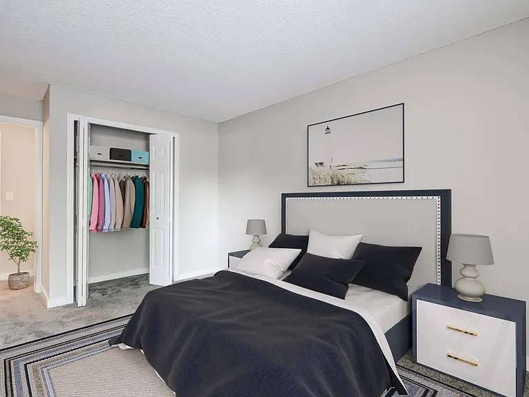 Castlewood Apartments — Photo 4