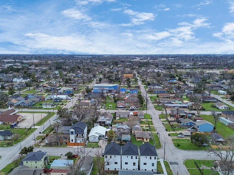 1216 English St — Photo 44