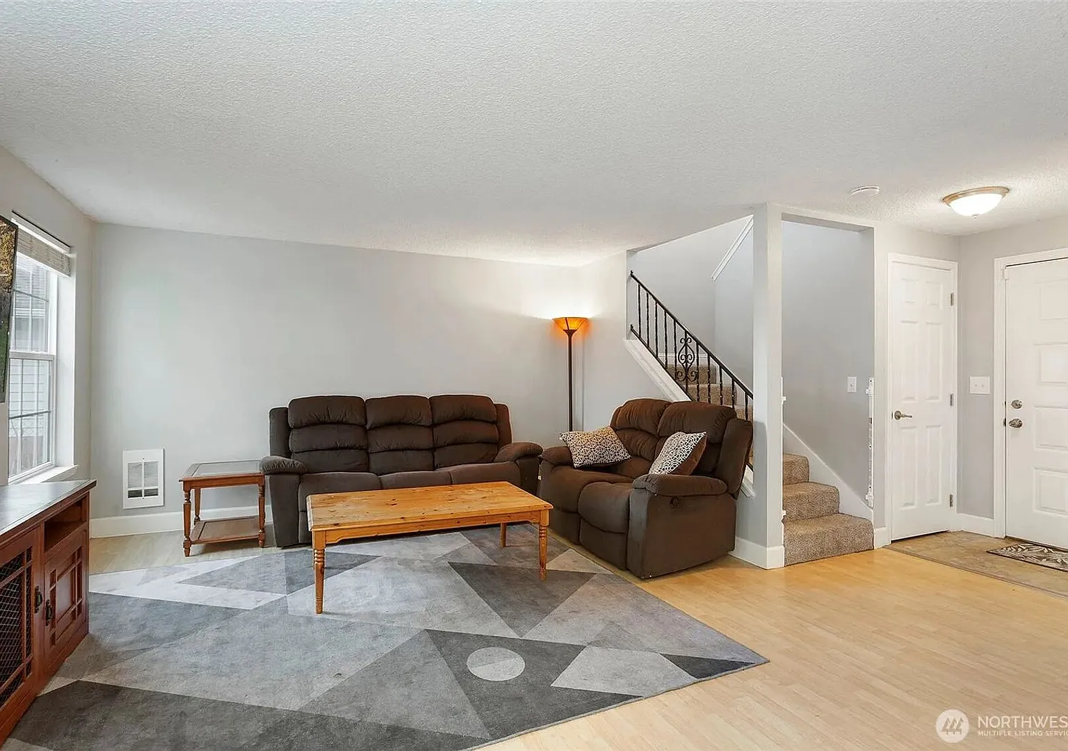 Beautiful Puyallup Duplex with Large Yard & Garden! — Photo 4