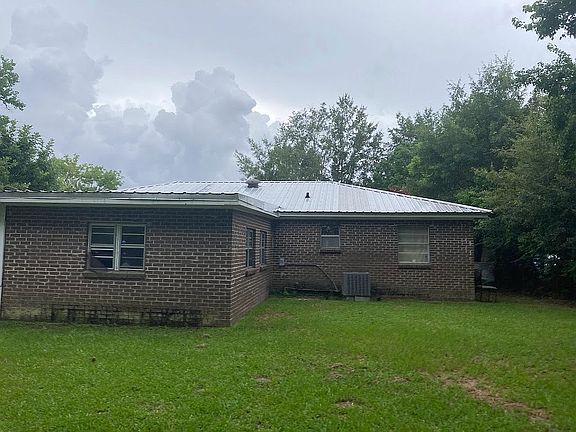 4th image of 2883 Garden Dale Ave