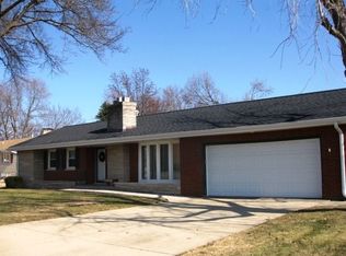 1018 S Main St, Morton, IL 61550