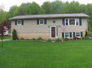 6072 Drenta Cir SW, Navarre, OH 44662
