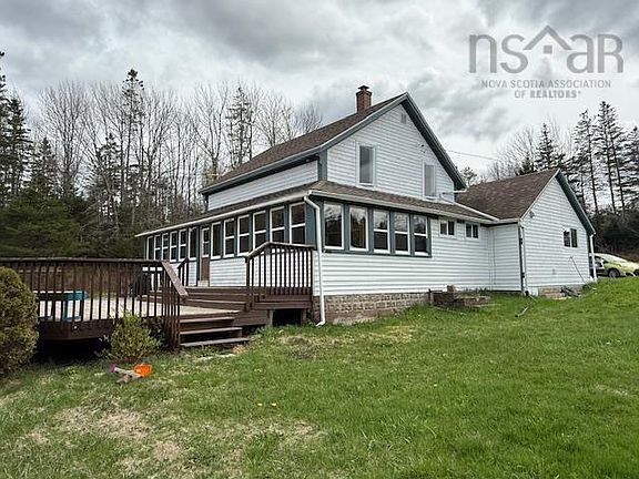 2nd image of 207 Bennetts Bay Rd
