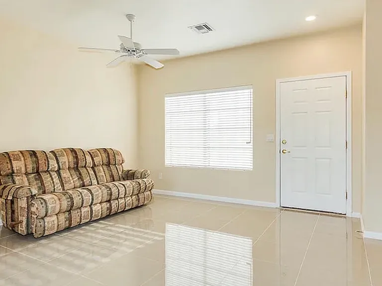 1546 N Mimosa Way — Photo 5