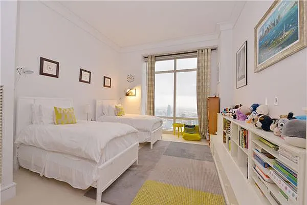 Rented by Sumitomo Real Estate Sales | media 31