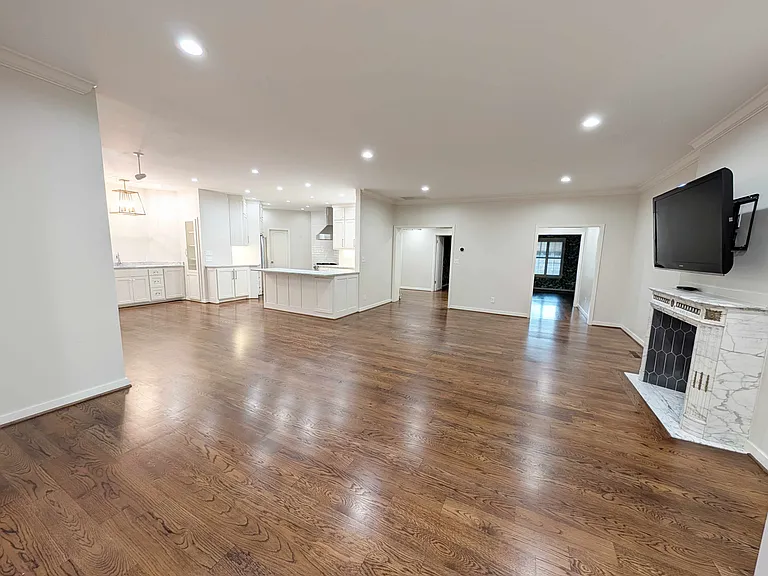 1114 Sherwood Ln #B1 — Photo 2